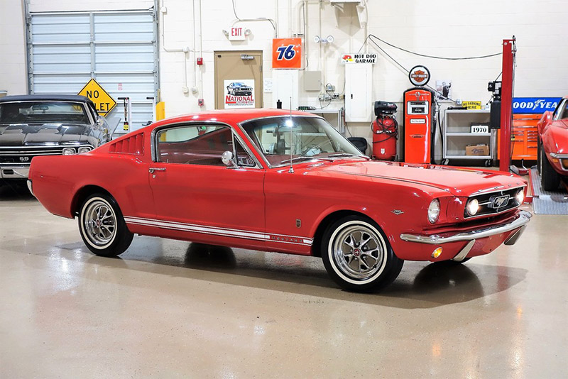 /1965-mustang-gt-fastback-red